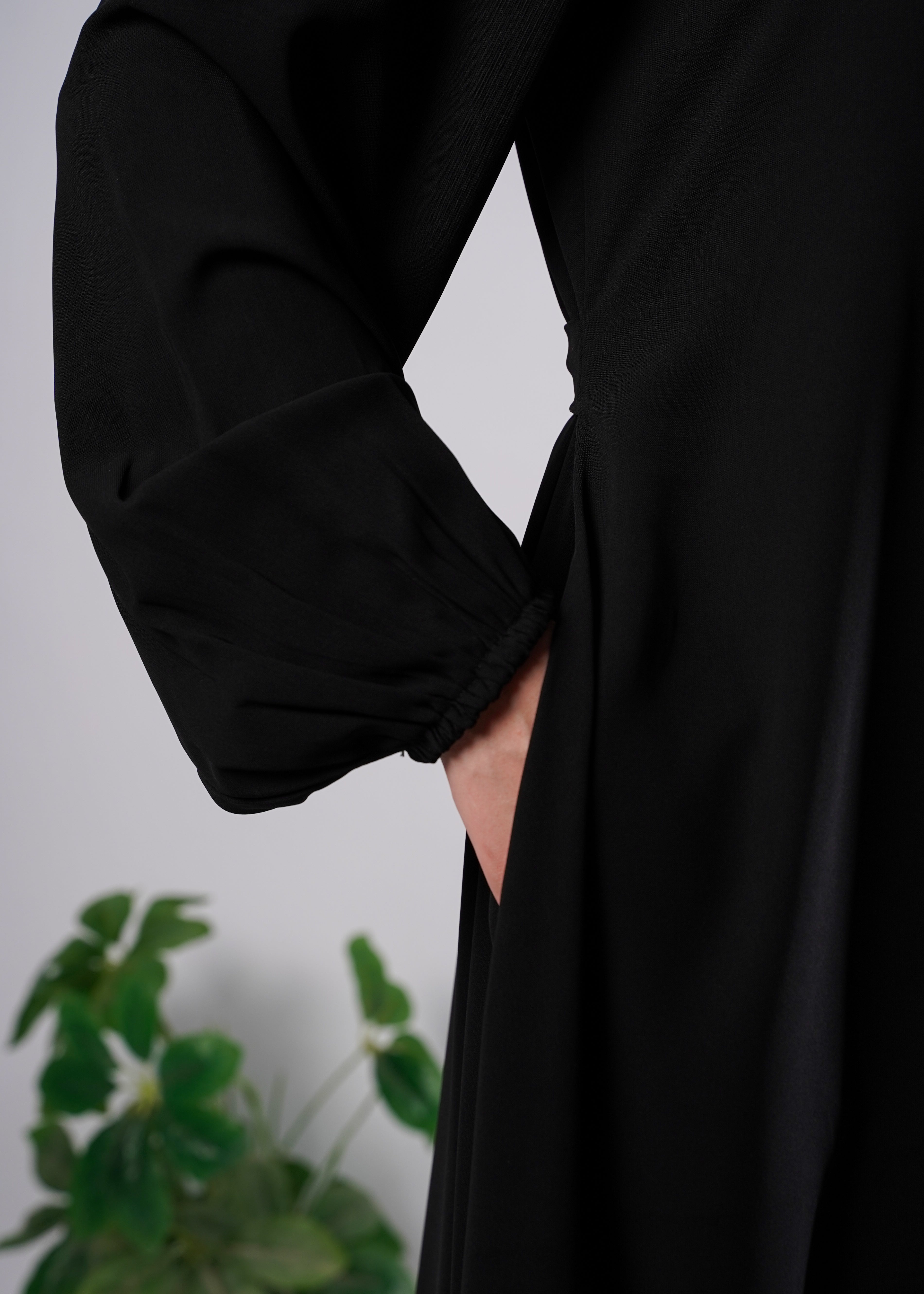 عباية كلوش واسع سوستة أمامية