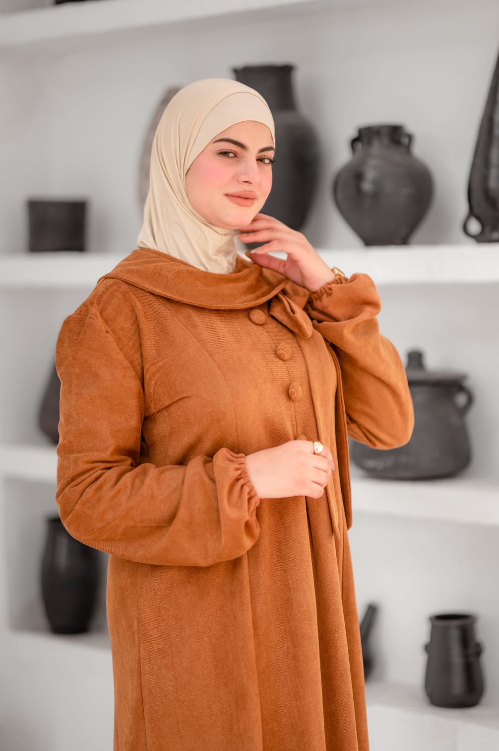 عباية قصات بفيونكه