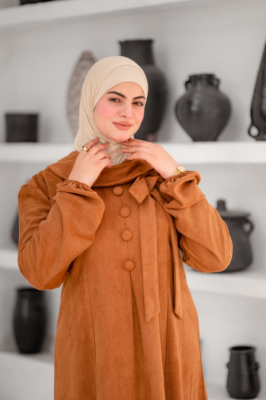 عباية قصات بفيونكه