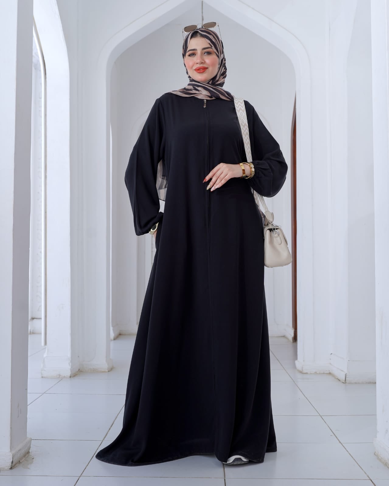 عباية كلوش واسع سوستة أمامية