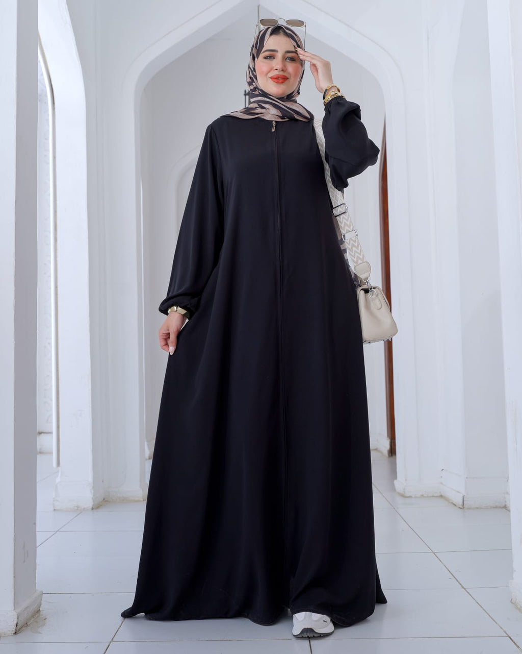 عباية كلوش واسع سوستة أمامية