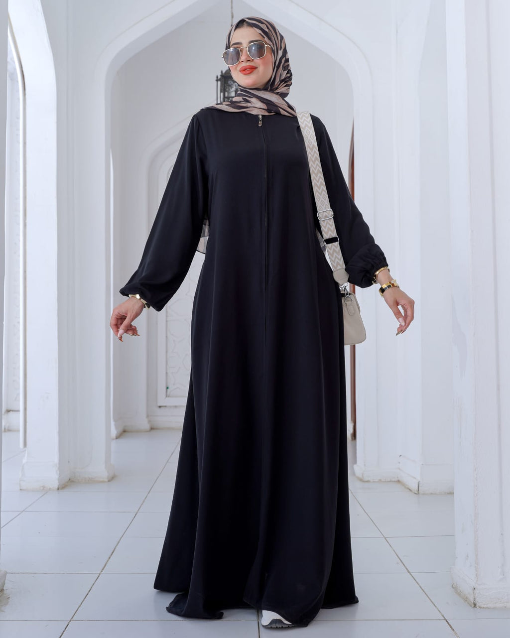 عباية كلوش واسع سوستة أمامية