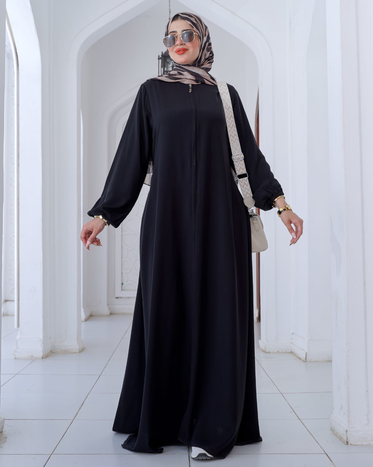 عباية كلوش واسع سوستة أمامية