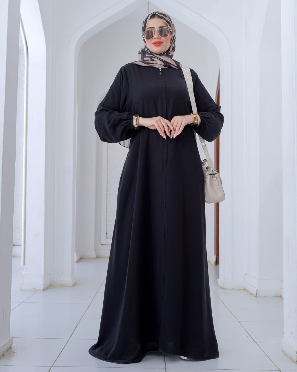 عباية كلوش واسع سوستة أمامية